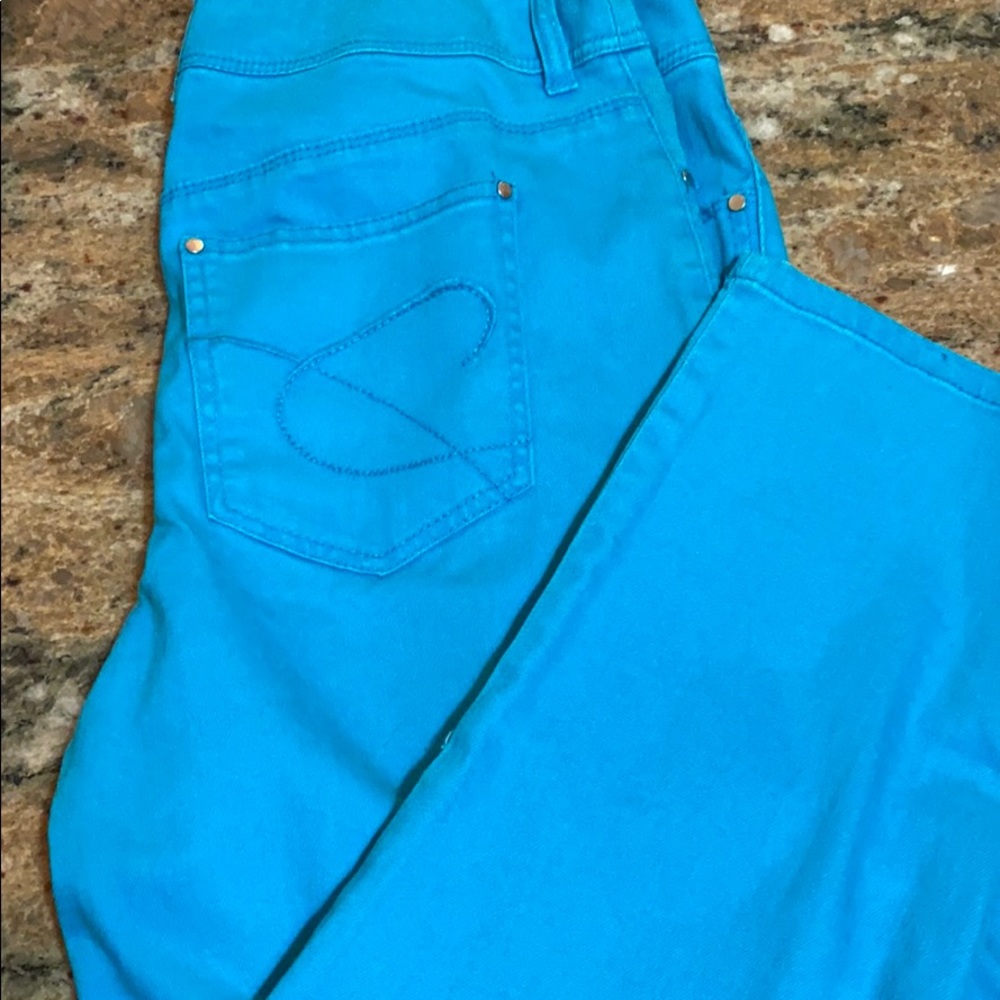 Jeans - Picture 3 of 4